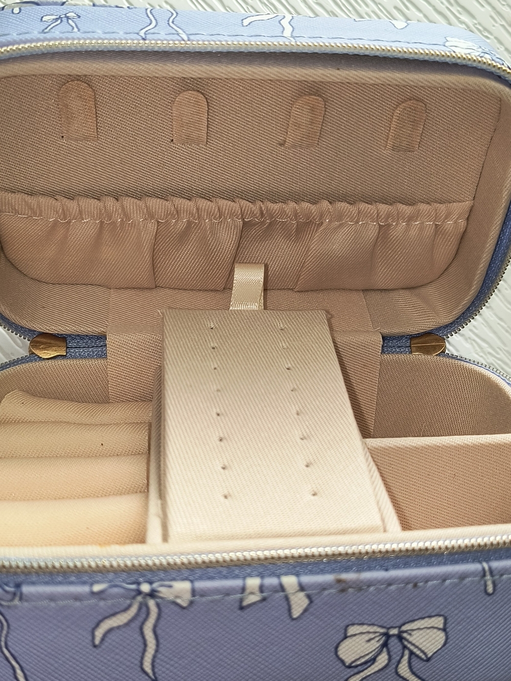 Travel Jewelry Organizer Case in Light Blue - Compact Jewelry Storage